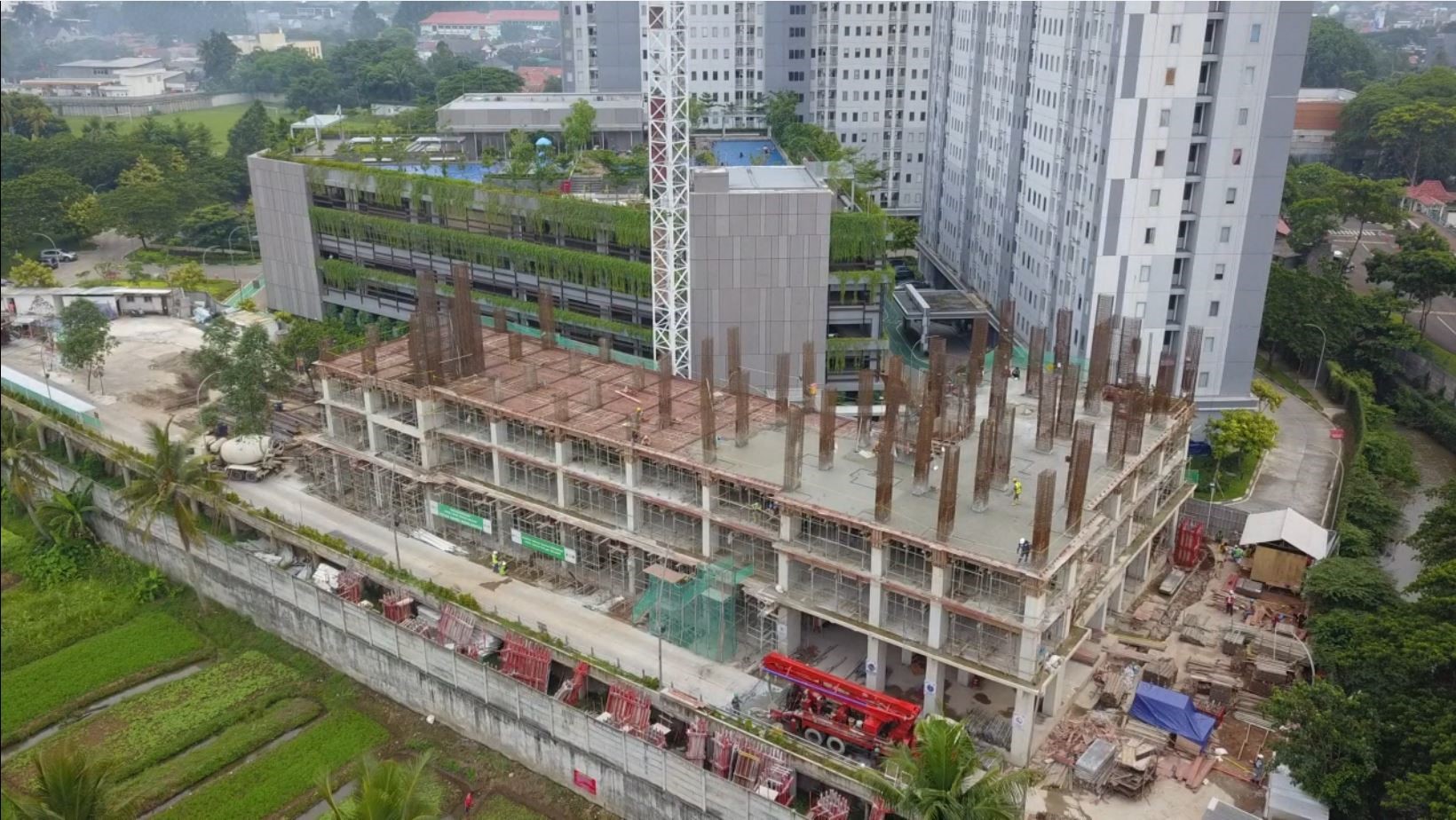 New Look New Feel Marketing Gallery Apartemen Emerald Bintaro